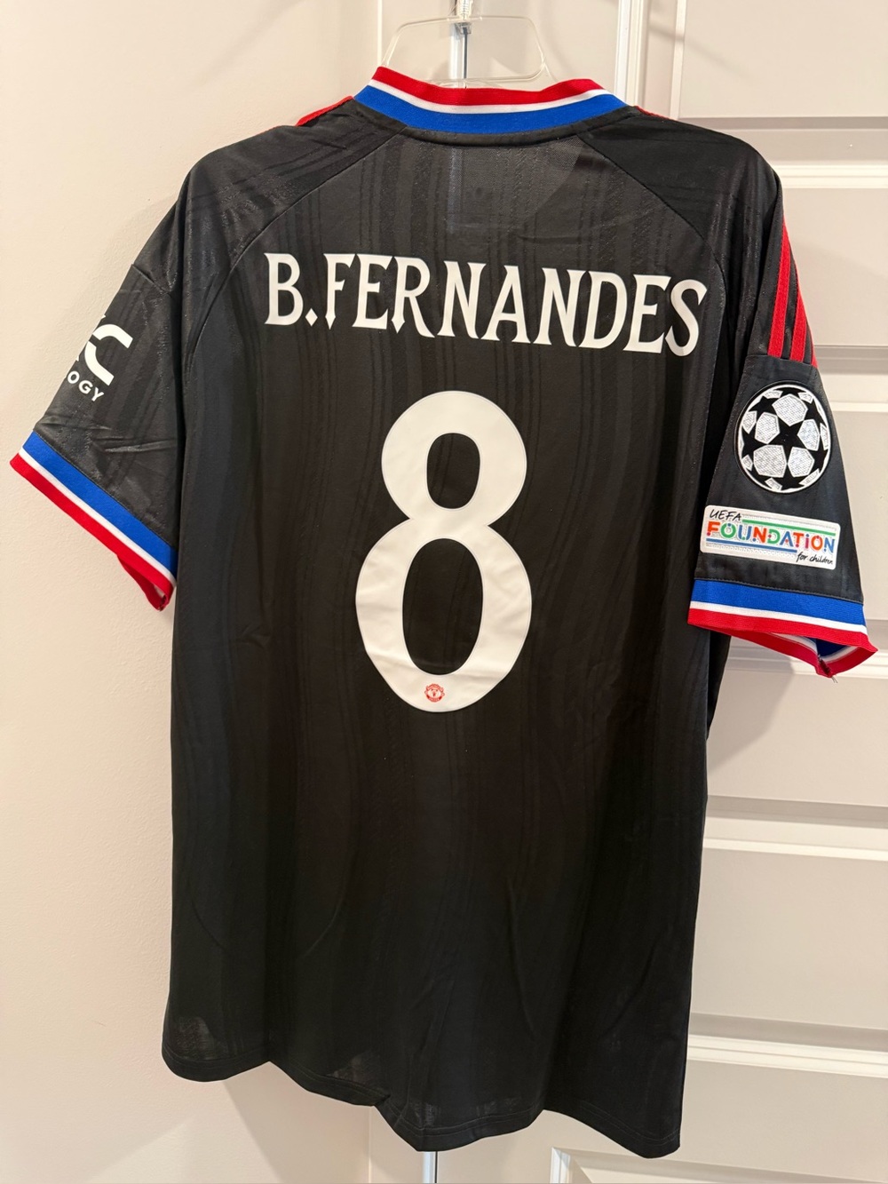 Manchester United Black Player Version B. Fernandes #8 Men’s Soccer Jersey 2XL